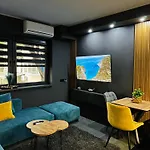 Moonlight Downtown *