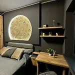 Moonlight Downtown 아파트 *