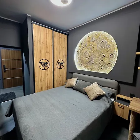 Moonlight Downtown *