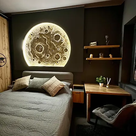 Moonlight Downtown *