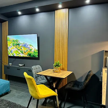 Moonlight Downtown Apartment
