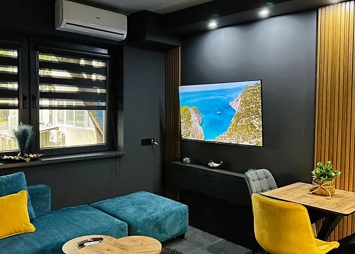 Moonlight Downtown *