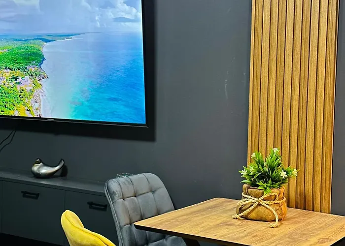 Moonlight Downtown *